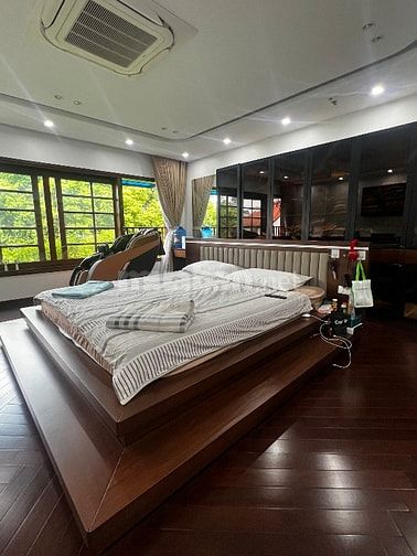 Tôi cần Bán toà BUlDING, MP Trần Nhân Tông Q HBT, dt 170 m, 11T, 185Tỷ