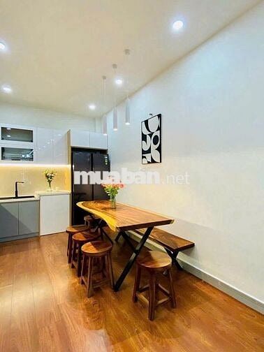 Bán nhà giá 8 tỷ HXH 8m ở Tô Hiến Thành, Q. 10, 60m2, 4PN, 3WC, SHR
