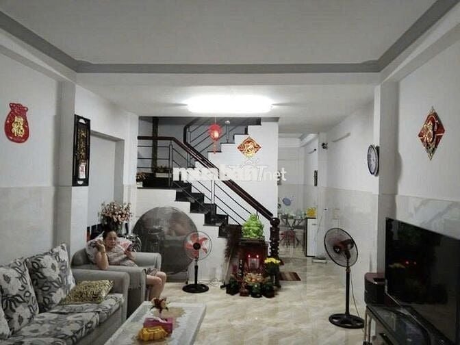 Bán căn nhà & CHDV  HXT Nguyễn Văn Công GV