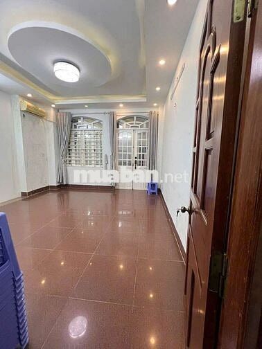 CHO THUÊ NHÀ 3 LẦU 6 PHÒNG ĐỐI DIỆN CÔNG VIÊN