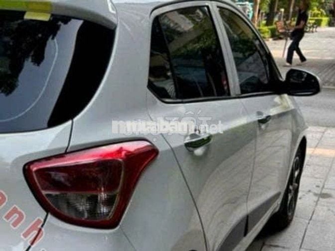 Grand i10 2018-màu trắng xe gia đình giữ kỹ