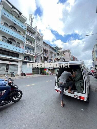 Cho thuê nhà mặt tiền 4 lầu Phạm Đình Hổ Chợ Lớn