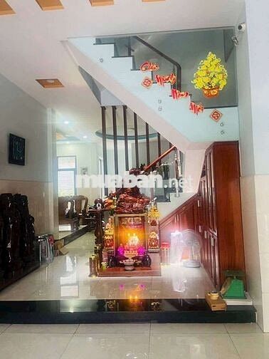 13,5 tỷ bl MT DG Lê niệm tân phú dg 13m nhà 2 lầu +st  nở hậu 9m
