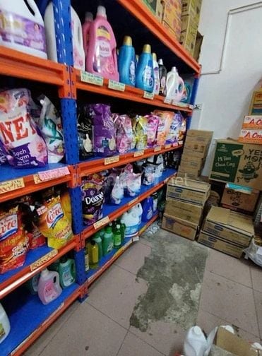 Tuyển gấp nhân viên làm tại cửa hàng