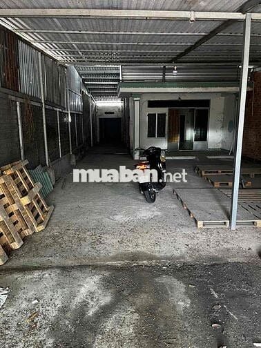 Cho thuê nhà + kho 8x30 - nhà cấp 4 ở và kho - 8triệu - đường nhựa
