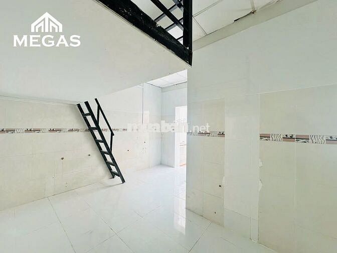 📍Ngay Huflit Hóc Môn - Phan Văn Hớn📍Sẵn Máy Lạnh - Rộng 35m2 - Cửa Sổ