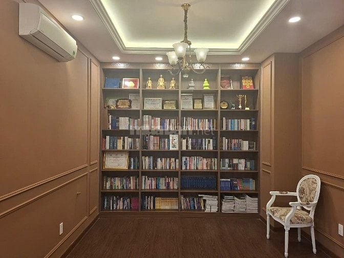 Cho thuê shophouse StarHill Phú Mỹ Hưng giá 40 triệu ( 180m 2 tầng)