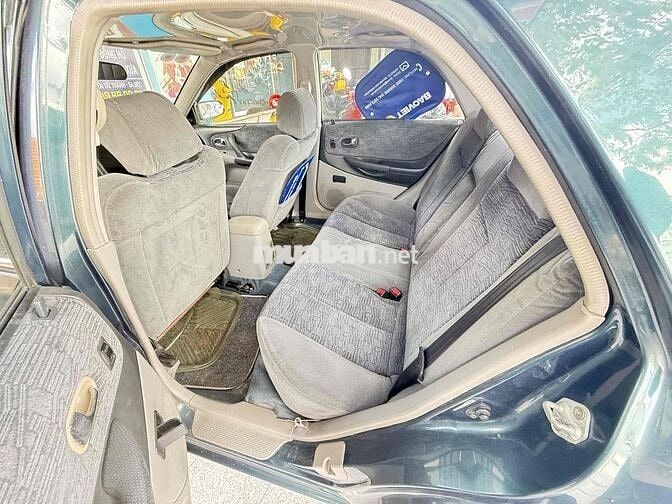 Ford Laser 2004 Lxi 1.6 MT - 100000 km