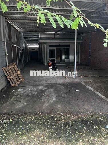 Cho thuê nhà + kho 8x30 - nhà cấp 4 ở và kho - 8triệu - đường nhựa