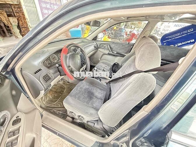 Ford Laser 2004 Lxi 1.6 MT - 100000 km
