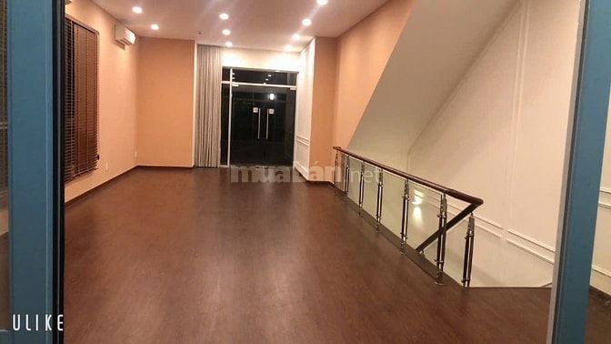 Cho thuê shophouse StarHill Phú Mỹ Hưng giá 40 triệu ( 180m 2 tầng)