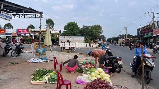 Bán đất thổ cư, có sổ hồng riêng, nằm mặt tiền đường nhựa 32m