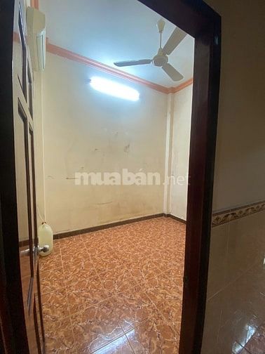 Cho thuê nhà nguyên căn tại đường Phan Huy Ích hẻm xe hơi