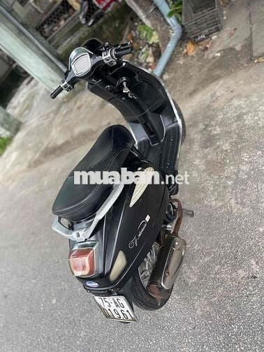 em cần bán xe ga 50cc ai cần lh em ***