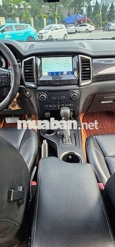 Ford Everest 2.0 Titanium 4x2