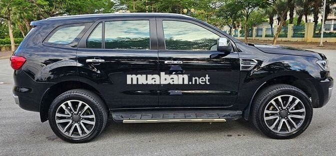 Ford Everest 2.0 Titanium 4x2