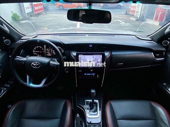 Toyota Fortuner Legender đồng gia đình 1 chủ zin