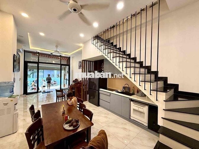 Nhà Liền Kề- Khu Đồng Bộ Dân Trí Cao Cấp - 2 Xe Đỗ Cửa