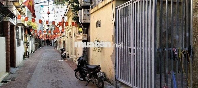 Cho thuê nhà đường ô tô tránh có thể vừa ở vừa làm kho xưởng.