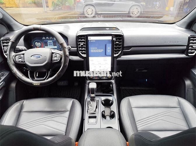 Ford Everest 2023 Titanium 2.0L 4x2 AT - 28000 km