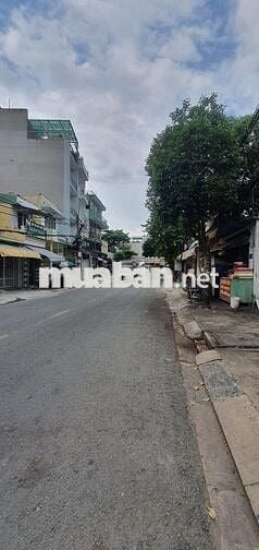 CHo thuê mbkd mặt tiền đường Nguyễn suý 9,6x25m trống suốt