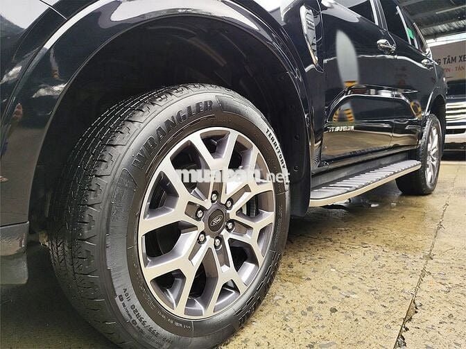 Ford Everest 2023 Titanium 2.0L 4x2 AT - 28000 km