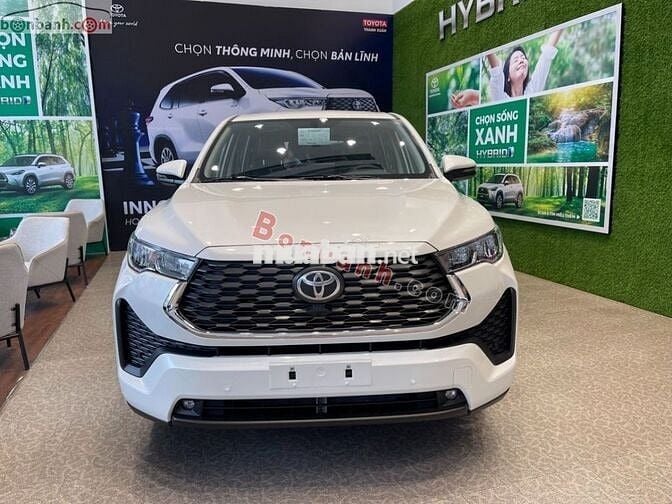 Toyota Innova Cross 2.0 CVT 2025 - 795 Triệu