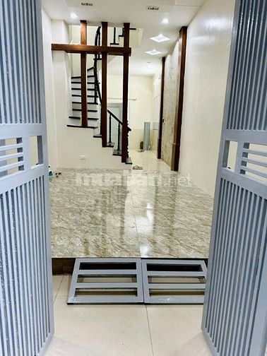 Bán nhà lô góc Hồ Tùng Mậu 41m2 3 thoáng, gần phố 8,5 tỷ