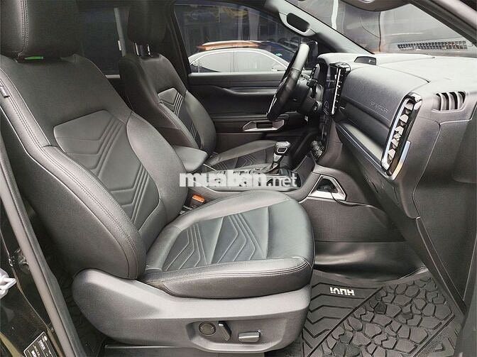 Ford Everest 2023 Titanium 2.0L 4x2 AT - 28000 km