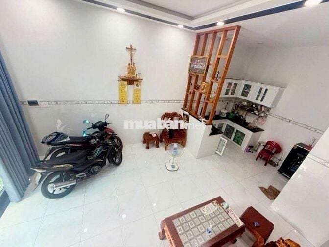 NHÀ 2 TẦNG, (5X8)M2, HẺM XE HƠI 5M, SÁT MẶT TIỀN ĐƯỜNG 4,6 TỶ CÒN TL