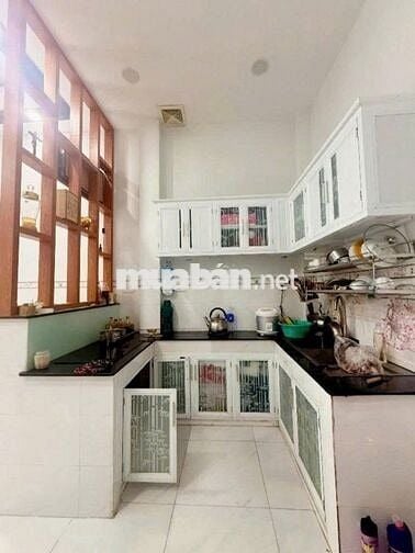 NHÀ 2 TẦNG, (5X8)M2, HẺM XE HƠI 5M, SÁT MẶT TIỀN ĐƯỜNG 4,6 TỶ CÒN TL