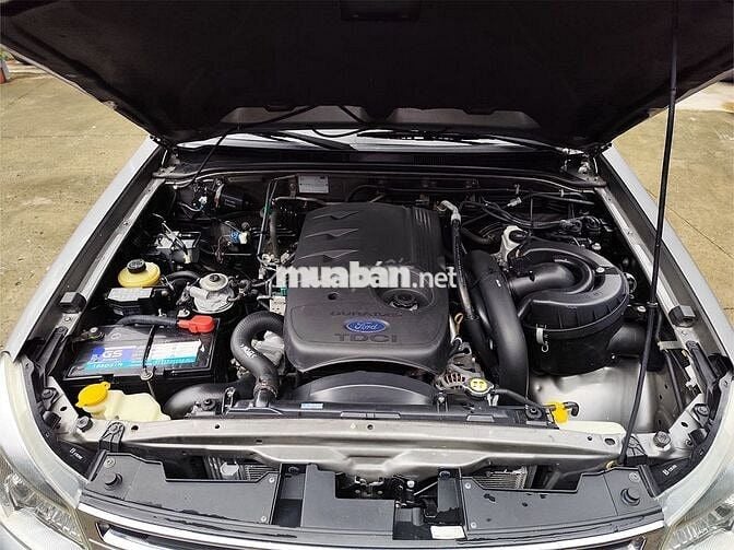 Ford Everest 2014 2.5L 4x2 MT - 116000 km