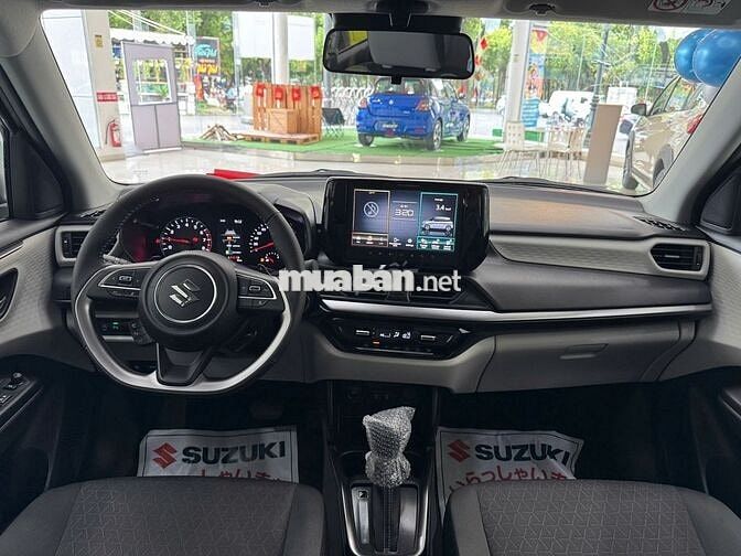 Bán Suzuki Swift Hybrid 2025 nhập Nhật, màu Bạc