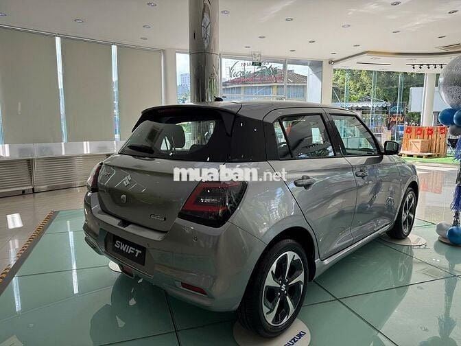 Bán Suzuki Swift Hybrid 2025 nhập Nhật, màu Bạc