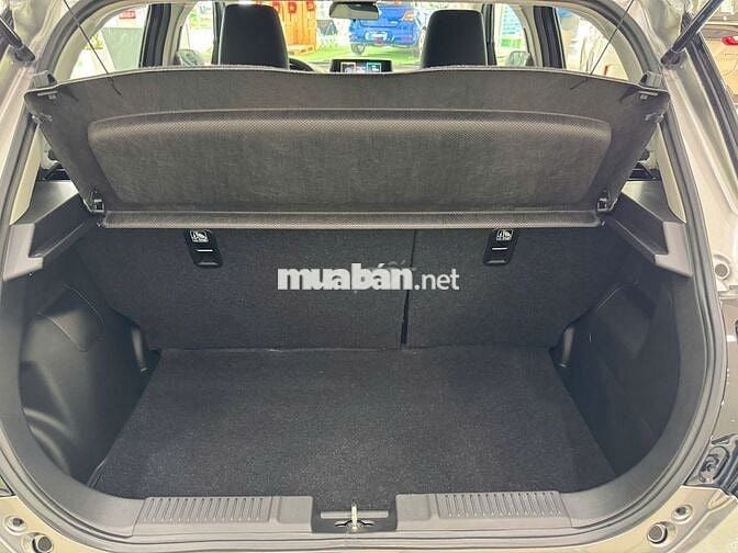 Bán Suzuki Swift Hybrid 2025 nhập Nhật, màu Bạc