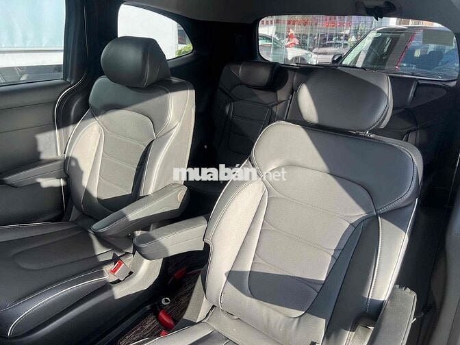 Hyundai Custin 2025 Tiêu Chuẩn 1.5T - 8999 km