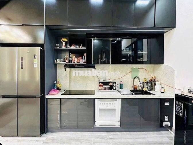 bán nhanh căn nhà sổ riêng DTS 70M2/2ty35, 2PN,2WC, nhà 2 lầu