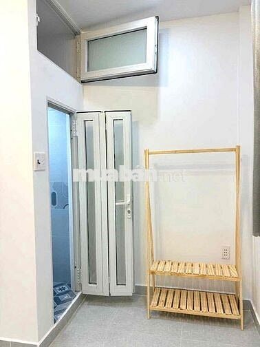 Bán nhà Sổ riêng mới đẹp 100%.Khu dân cư hiện hữu,cách xe hơi 10m.