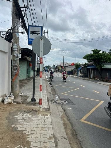 bán căn biệ thự mới đẹp tại đường đỗ văn dậy tân hiệp hóc môn gần sáng