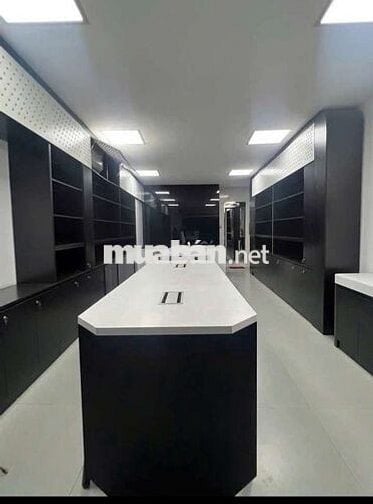 Tôi cần bán nhà mặt phố Miếu Đầm , 6tầng thang máy full nội thất.