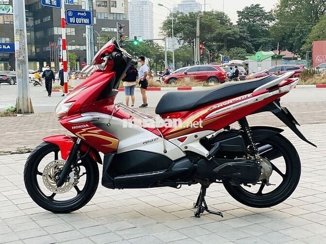 HONDA AIR BLADE 110 FI ĐỎ ĐEN BIỂN HÀ NỘI BAO ZIN