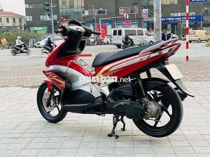 HONDA AIR BLADE 110 FI ĐỎ ĐEN BIỂN HÀ NỘI BAO ZIN
