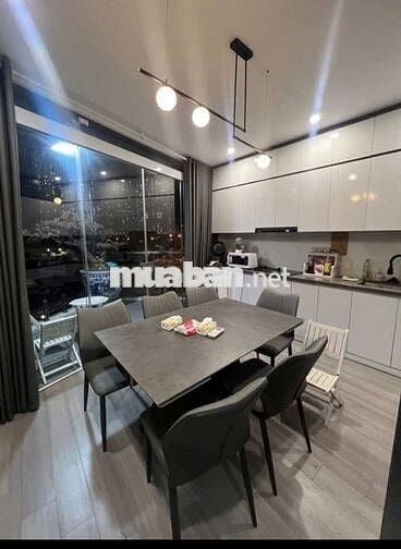 Tôi cần bán nhà mặt phố Miếu Đầm , 6tầng thang máy full nội thất.