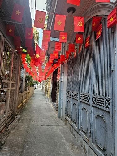 BÁN NHÀ 3 TẦNG – VIỆT HƯNG –38M2 GIÁ 5,7 TỶ NGÕ THÔNG, OTO QUA SỔ ĐỎ F