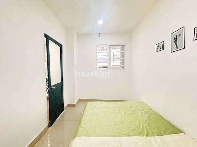 CHDV cao cấp 2PN  tách bếp, cửa sổ lớn gần Công viên làng hoa.