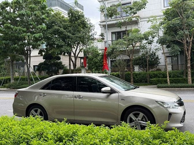 Cần bán Toyota Camry 2.5 Q sx 2016 zin đét cực chất lượng.