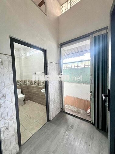 Nhà trệt lầu 2PN Mặt Tiền Trần Hoàng Na 10tr quá êm