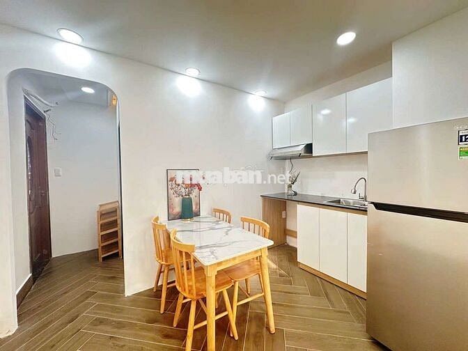 CHDV cao cấp 2PN  tách bếp, cửa sổ lớn gần Công viên làng hoa.
