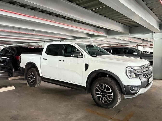 Ranger 2024 Sport 2.0L 4x4 AT, Odo 700km.