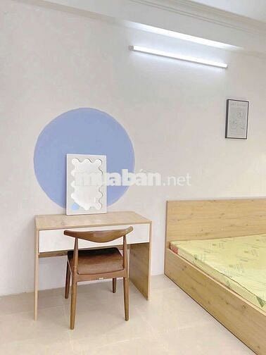 Căn hộ dịch vụ Studio ban công , rộng 40m2 tại Công viên làng hoa